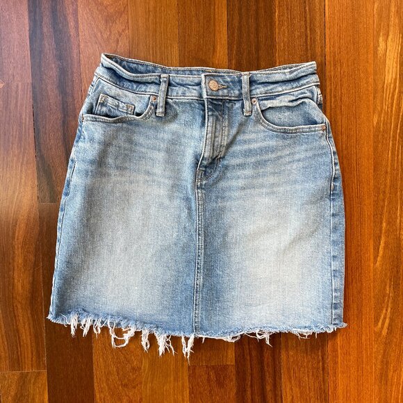 Old Navy Dresses & Skirts - Old Navy Sz 0 Blue Denim Raw Edge Skirt